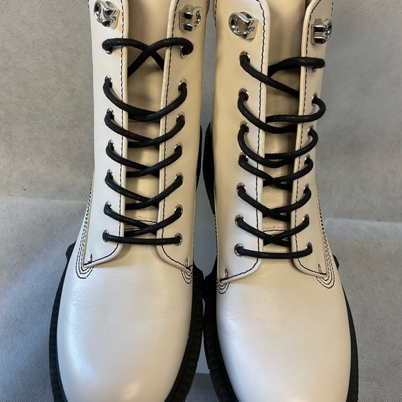 Coach Lorimer Leather boots size 7- Brand New with Box - Chalk Color - Picture 10 of 13